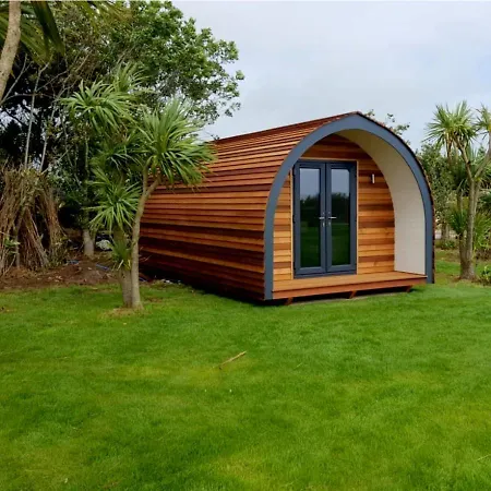 Travellers Rest Glamping Pods & Shepherds Hut * New Quay